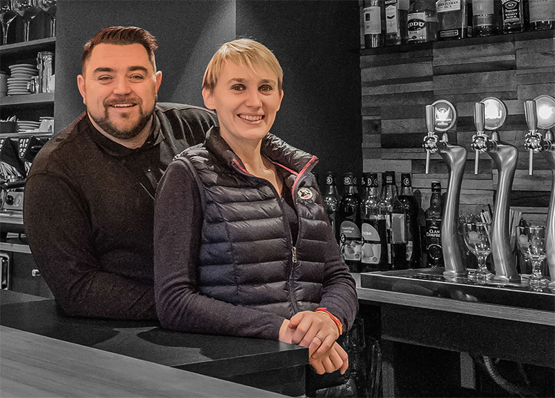 Mathilde et Jean-Marie Porcher, gérants du restaurant-pizzeria Le Patio à Landivisiau